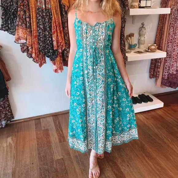 Dresses & Skirts - Gypsy Boho Button Up Midi Dress